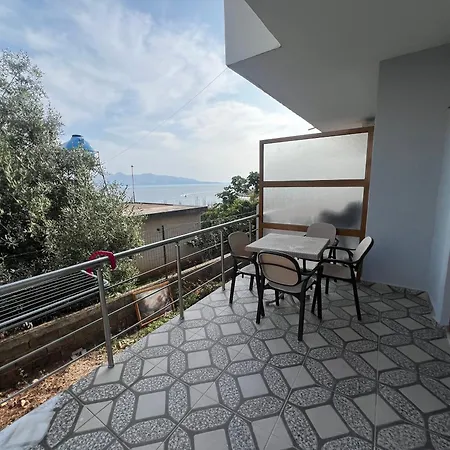 Sea Breeze Appartamento Sarandë